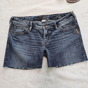 EUC Silver Jeans Co. Suki Curvy Fit Mid Rise Short 31/31